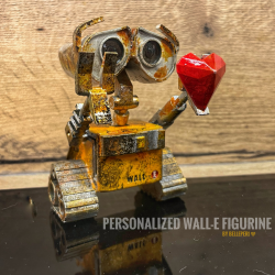 Vintage Movie Wall-E Robot Figure with Heart